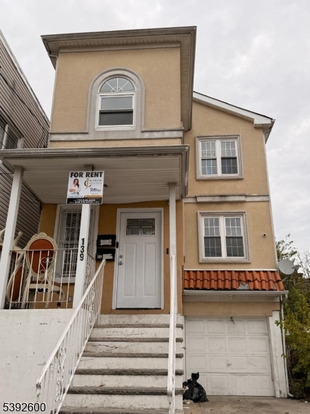 PORT ELIZABETH - Residential Lease