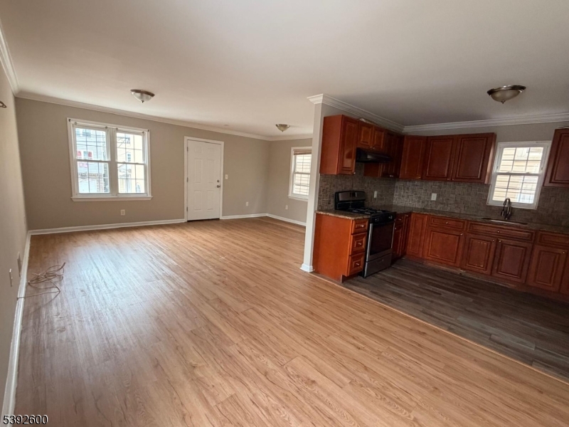 PORT ELIZABETH - Residential Lease