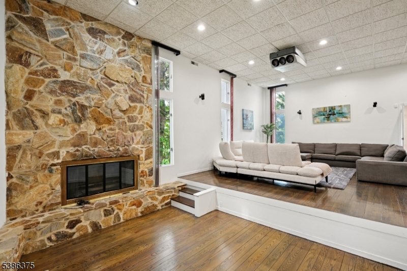 Chestnut Hill - Residential