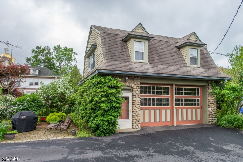 College - Residential Lease