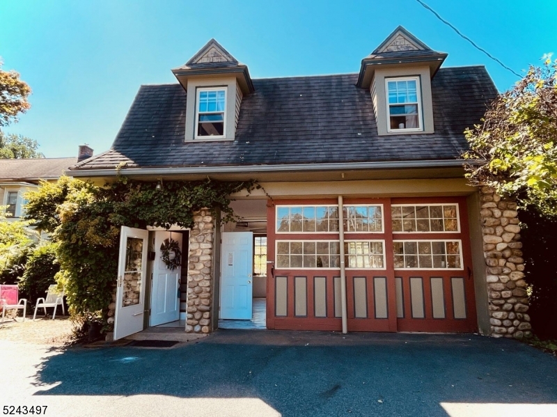 College - Residential Lease