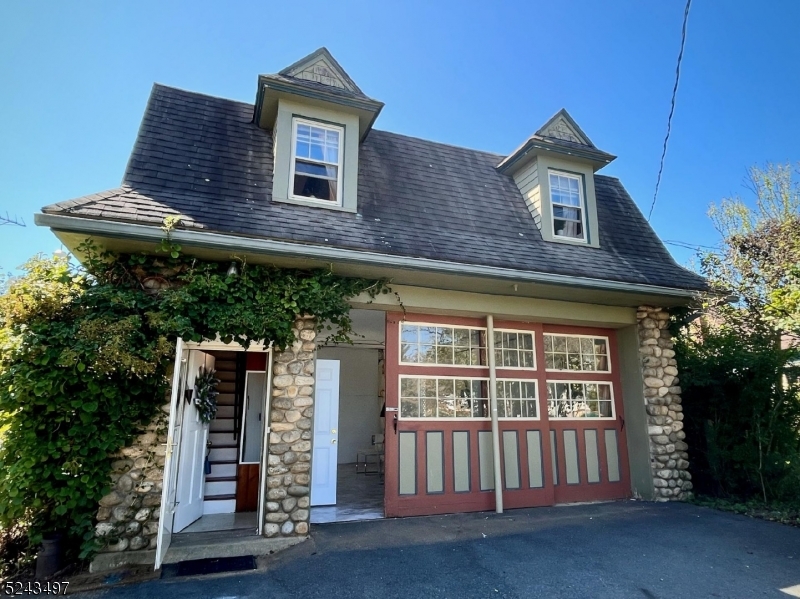 College - Residential Lease