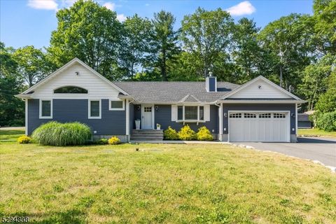 22 Neilsen Pl, West Milford Twp., NJ 07438 - #: 3908097