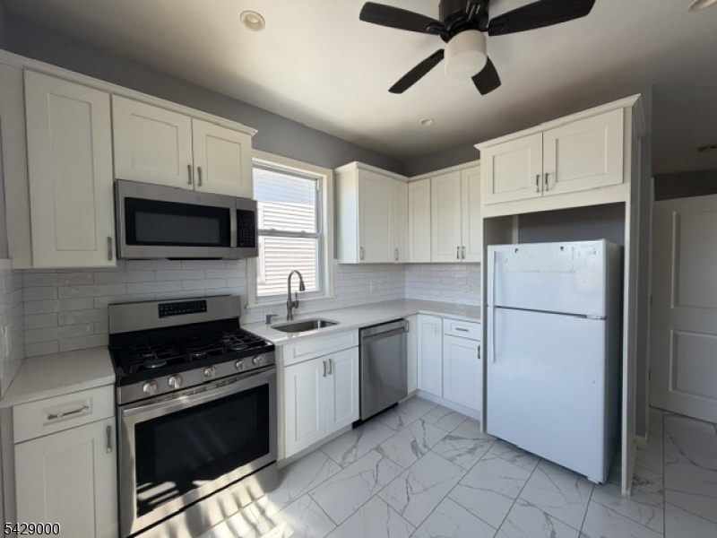 Elmora - Residential Lease