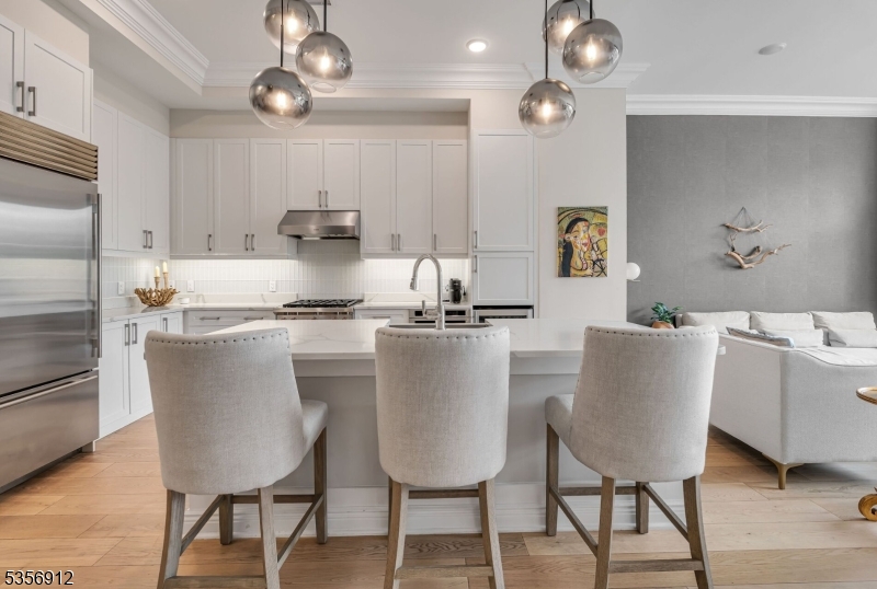 3 Somerset Ln-Glass House 103