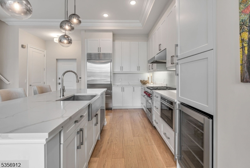 3 Somerset Ln-Glass House 103