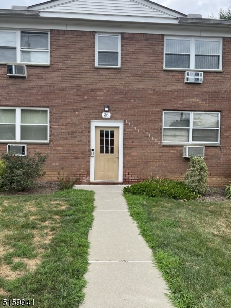 Updated first floor unit,bedroom has two closets,large walk in closet in hallway,hardwood floor in lr/dr,kitchen has stainless appliances,granite countertops,dishwasher,close to schools,shopping,transportation,heat,gas,water included in rent