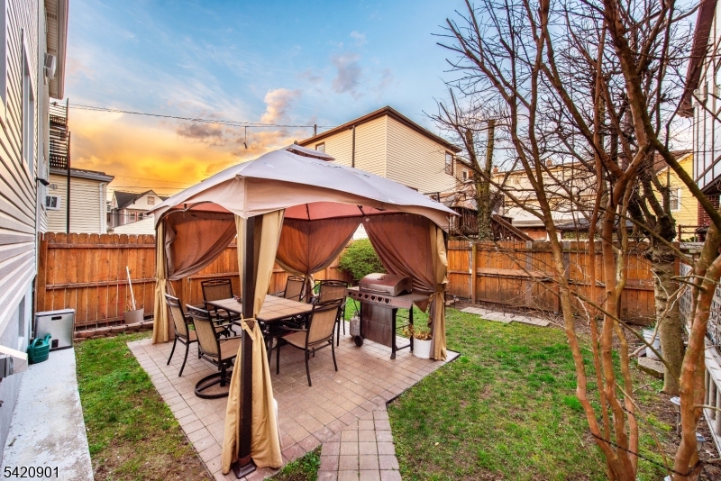 Uptown - Residential Income