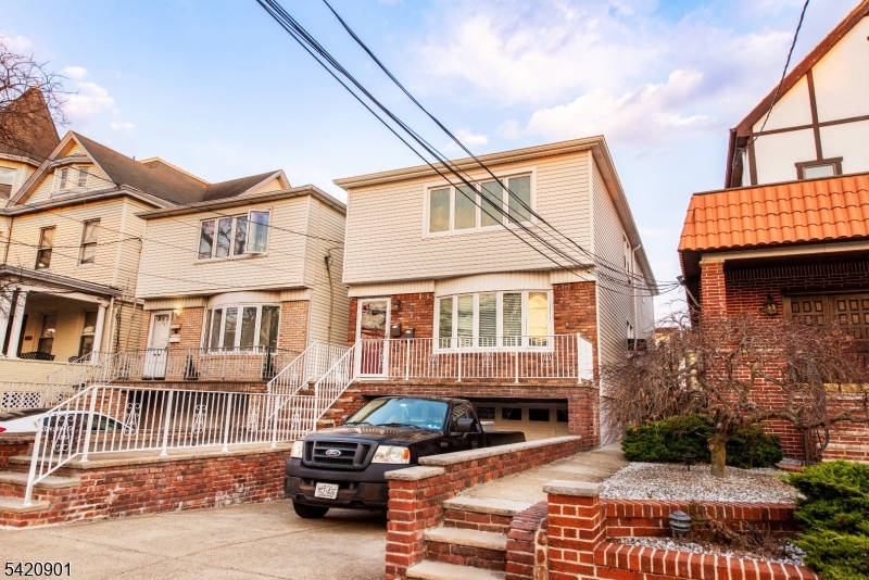 Uptown - Residential Income