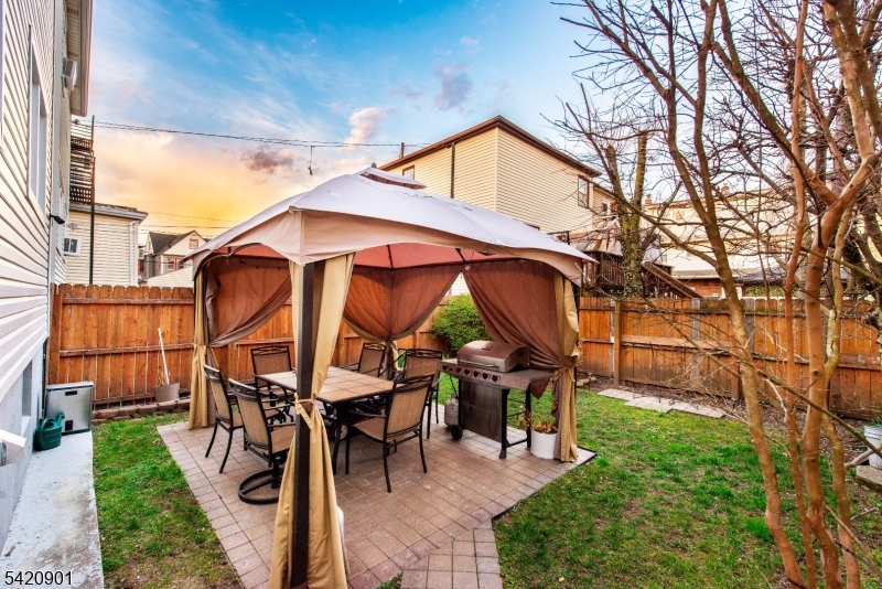 Uptown - Residential Income