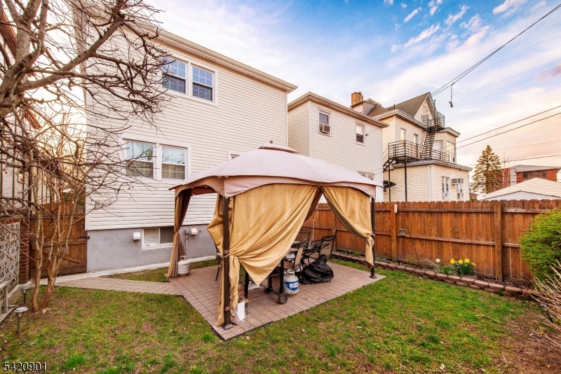 Uptown - Residential Income