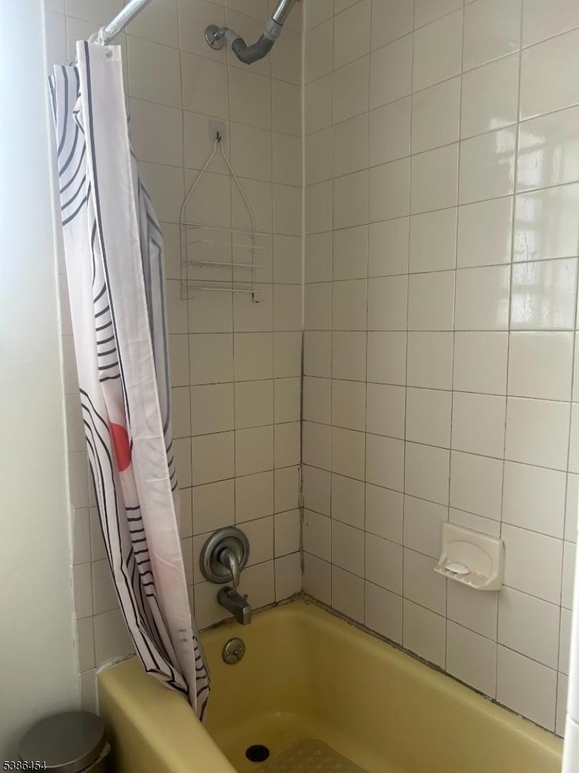 Silver Lake Station - Residential Income