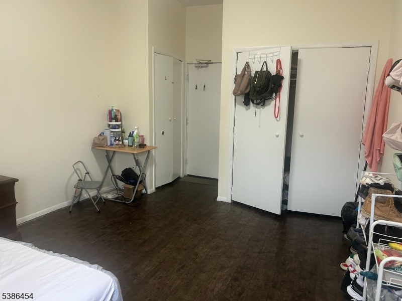 Silver Lake Station - Residential Income