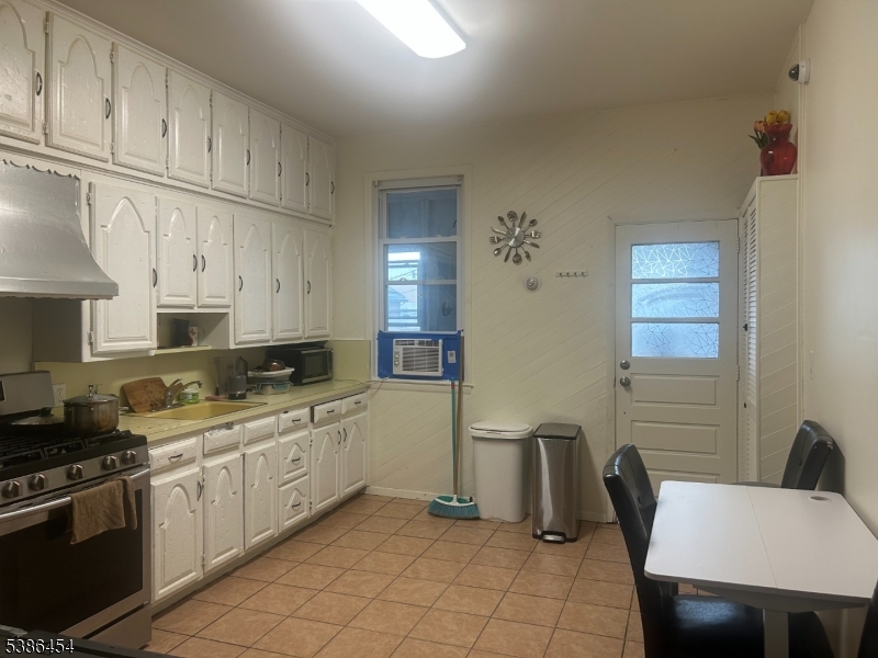 Silver Lake Station - Residential Income