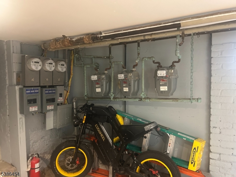 Silver Lake Station - Residential Income