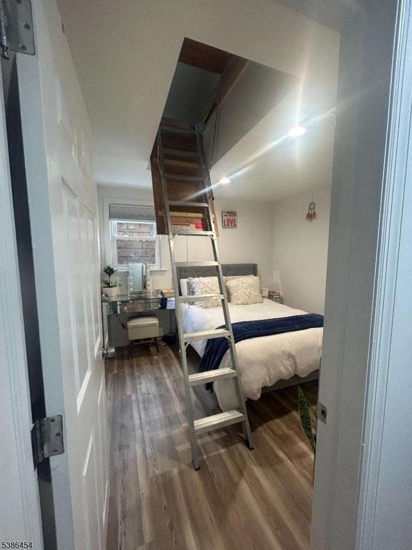 Silver Lake Station - Residential Income