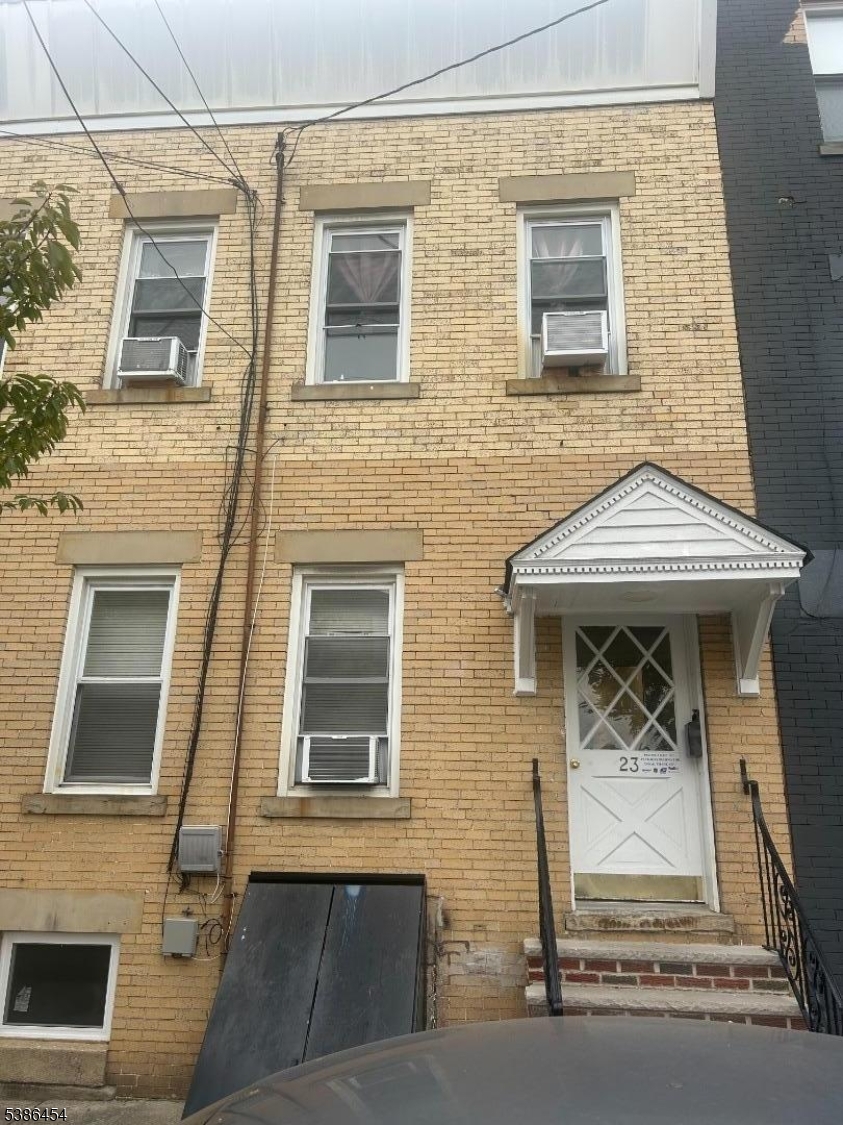 Silver Lake Station - Residential Income