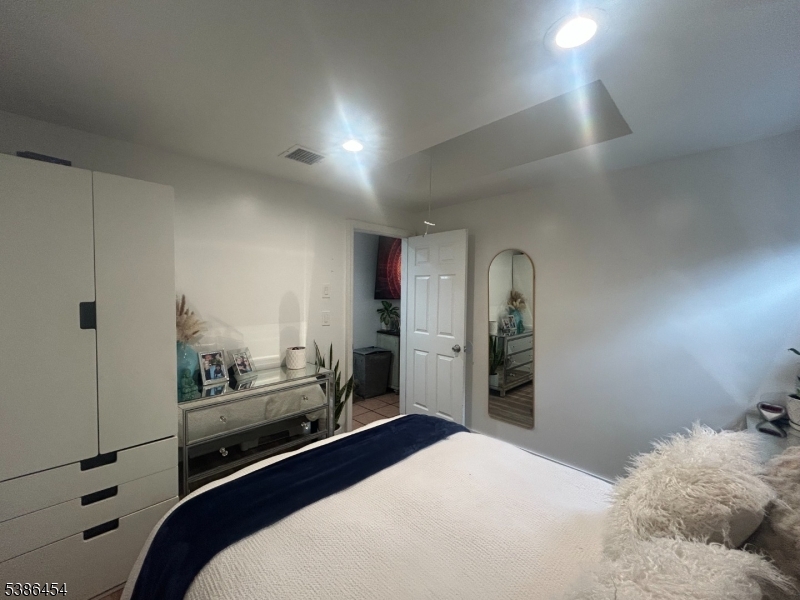 Silver Lake Station - Residential Income