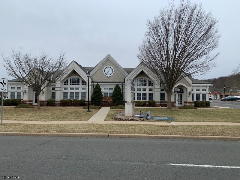 Prior attorney's office with six offices and one or two conference rooms.  Area for secretaries, files and reception area.  Lease is triple net, NNN.