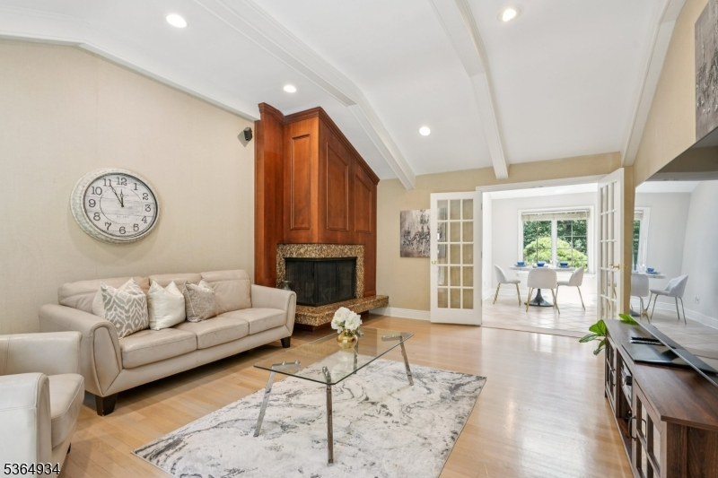 Short Hills , Deerfield - Residential