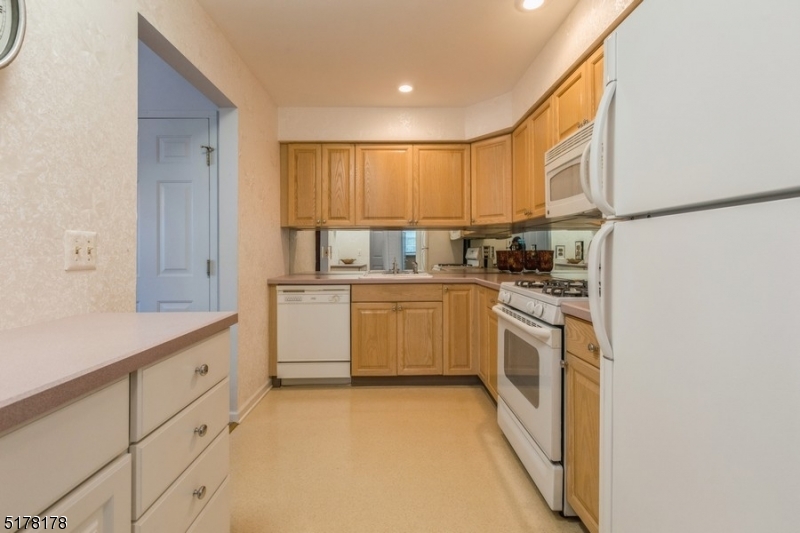 Lakeview Path - Residential