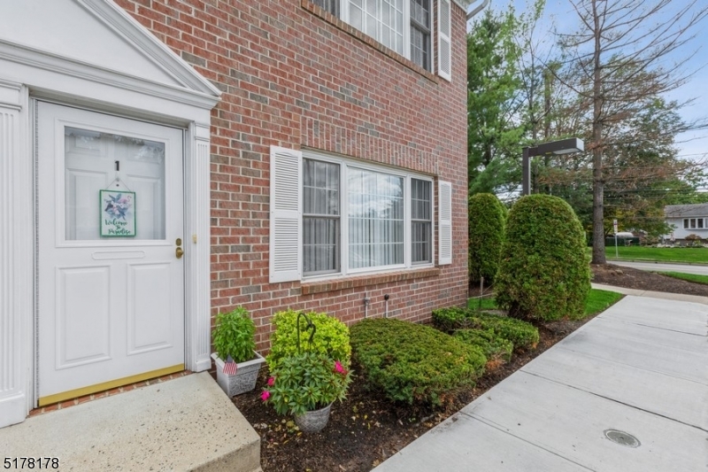 Lakeview Path - Residential