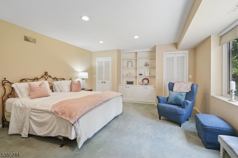 Oak Knoll - Residential