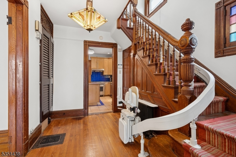 Englewood City, New Jersey 07631, United States, 5 Bedrooms Bedrooms, ,3 BathroomsBathrooms,Residential,Pending,154188