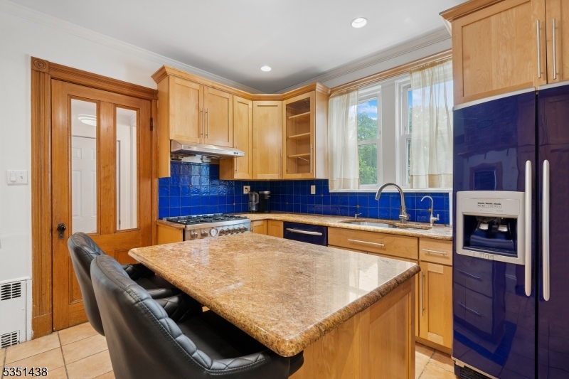 Englewood City, New Jersey 07631, United States, 5 Bedrooms Bedrooms, ,3 BathroomsBathrooms,Residential,Pending,154188