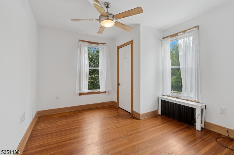 Englewood City, New Jersey 07631, United States, 5 Bedrooms Bedrooms, ,3 BathroomsBathrooms,Residential,Pending,154188