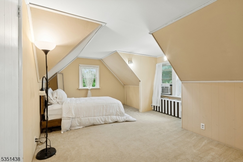 Englewood City, New Jersey 07631, United States, 5 Bedrooms Bedrooms, ,3 BathroomsBathrooms,Residential,Pending,154188