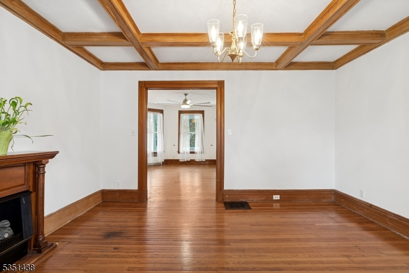 Englewood City, New Jersey 07631, United States, 5 Bedrooms Bedrooms, ,3 BathroomsBathrooms,Residential,Pending,154188