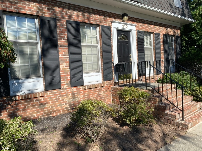 Photo 1 of 6 — 212 Pompton Ave, Verona Twp., NJ 07044