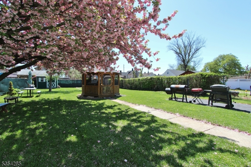 Plainfield City, New Jersey 07060, United States, 2 Bedrooms Bedrooms, ,2 BathroomsBathrooms,Residential,Active,120350