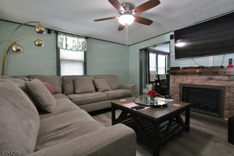 Plainfield City, New Jersey 07060, United States, 2 Bedrooms Bedrooms, ,2 BathroomsBathrooms,Residential,Active,120350