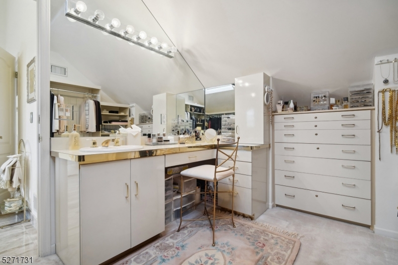 Riker Hill - Residential