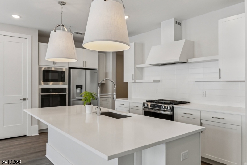 THE HILLS AT WARREN - Residential Lease