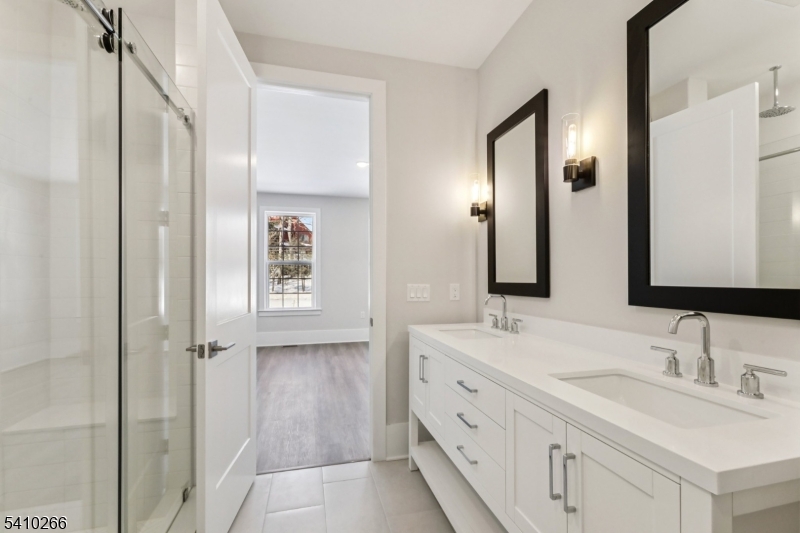 THE HILLS AT WARREN - Residential Lease