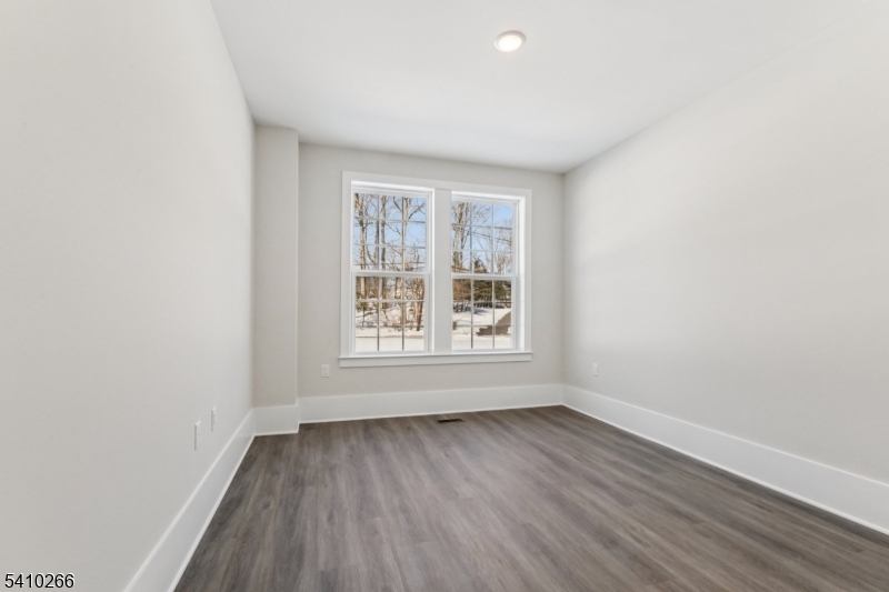 THE HILLS AT WARREN - Residential Lease