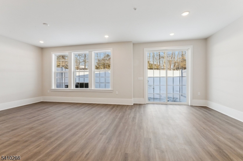 THE HILLS AT WARREN - Residential Lease