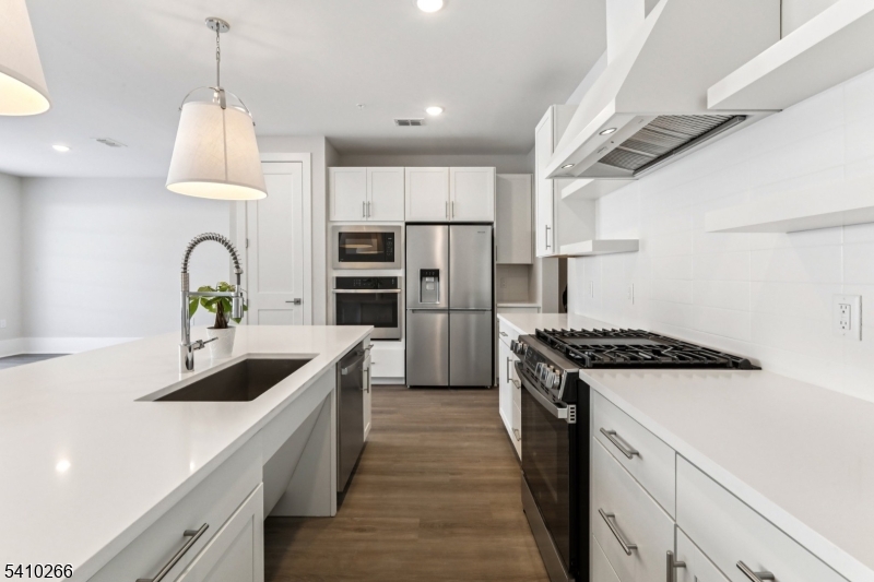 THE HILLS AT WARREN - Residential Lease