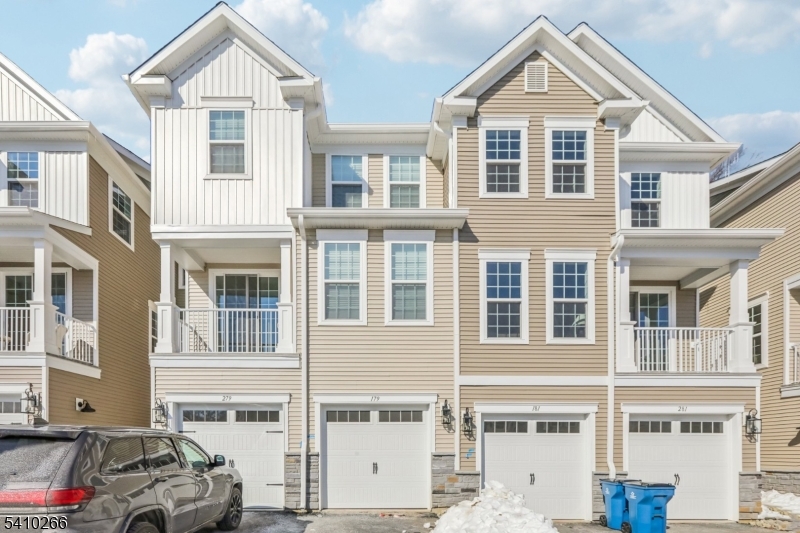 THE HILLS AT WARREN - Residential Lease