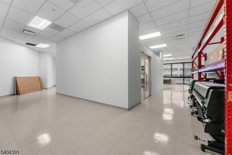 Glenpointe - Commercial Lease