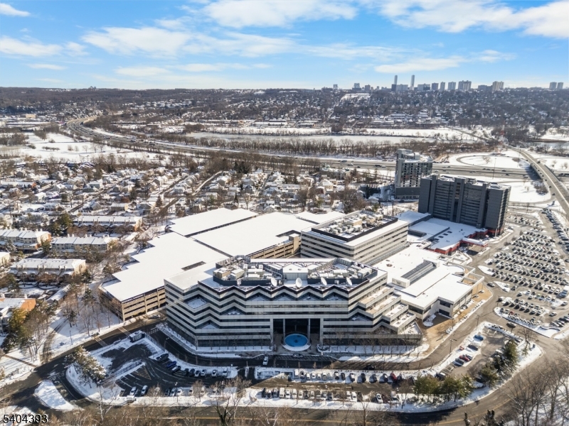 Glenpointe - Commercial Lease