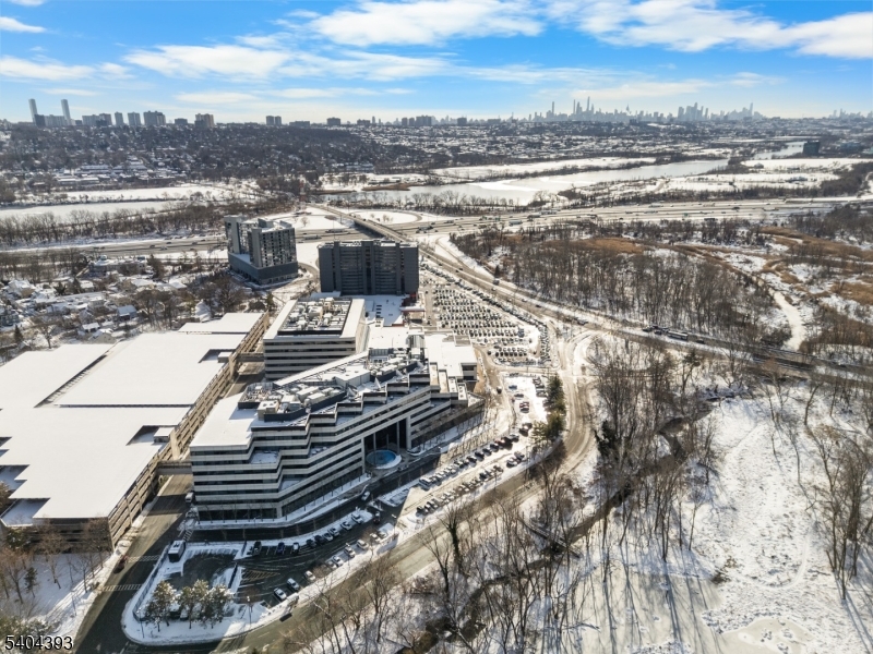 Glenpointe - Commercial Lease