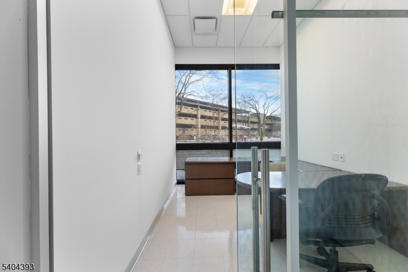 Glenpointe - Commercial Lease