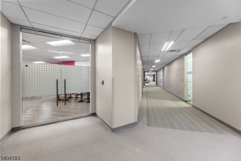 Glenpointe - Commercial Lease