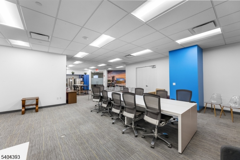 Glenpointe - Commercial Lease