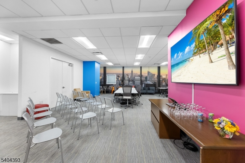 Glenpointe - Commercial Lease