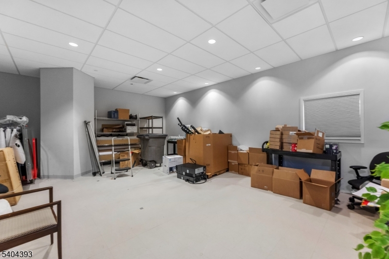 Glenpointe - Commercial Lease